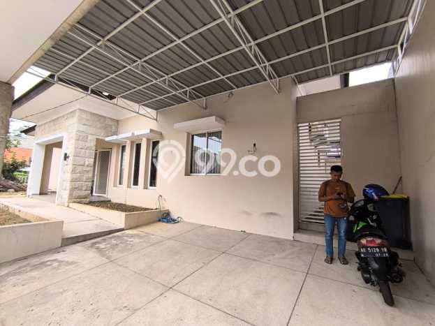 Rumah Elit LB 320m2 Siap Pakai Desain Elegan di Darmo permai, Surabaya Rumah Elit LB 320m2 Siap Pakai Desain Elegan di Darmo permai, Surabaya
