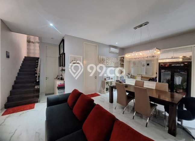 Ready to Use! Luxury House LT 180m2 Desain Modern di Pakuwon City Ready to Use! Luxury House LT 180m2 Desain Modern di Pakuwon City