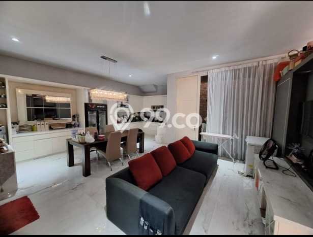 Ready to Use! Luxury House LT 180m2 Desain Modern di Pakuwon City Ready to Use! Luxury House LT 180m2 Desain Modern di Pakuwon City
