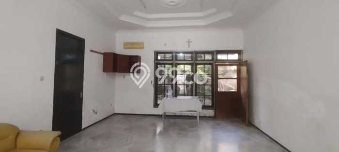Rumah Luxury Modern Tanpa Renovasi di Sutorejo Surabaya Rumah Luxury Modern Tanpa Renovasi di Sutorejo Surabaya