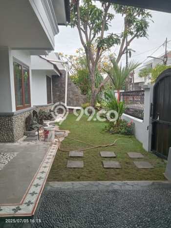 Dijual Rumah Premium dengan Fasilitas Sekitar Komplit di Rungkut, Surabaya Dijual Rumah Premium dengan Fasilitas Sekitar Komplit di Rungkut, Surabaya