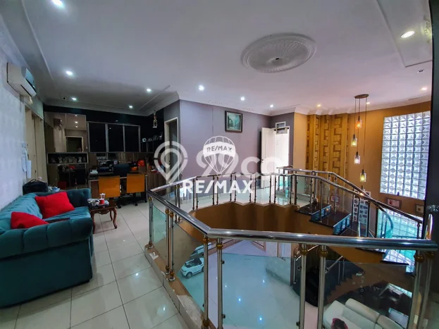 Rumah Mewah Dijual LT 377m2 di Kelapa Gading, Jakarta Utara Rumah Mewah Dijual LT 377m2 di Kelapa Gading, Jakarta Utara