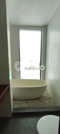 Rumah Elit LB 190m2 Siap Pakai Desain Elegan di canggu, Badung Rumah Elit LB 190m2 Siap Pakai Desain Elegan di canggu, Badung