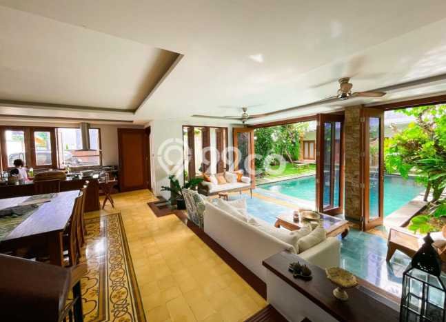 Hunian Elit LB 400m2 Siap Huni Desain Elegan di Umalas, Badung Hunian Elit LB 400m2 Siap Huni Desain Elegan di Umalas, Badung
