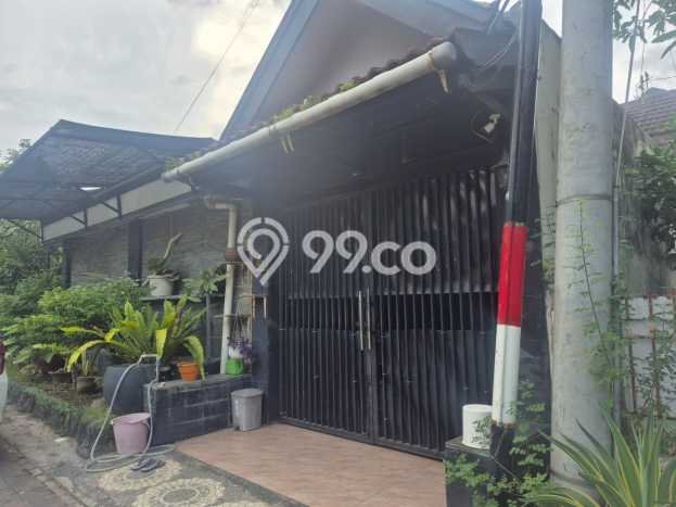 Hunian Mewah LB 240m2 Siap Pakai Desain Elegan di Babatan, Surabaya Hunian Mewah LB 240m2 Siap Pakai Desain Elegan di Babatan, Surabaya