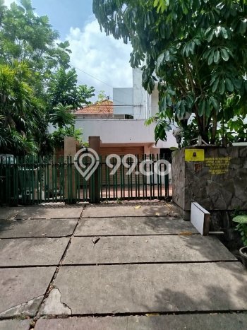 Rumah Luxury Modern Tanpa Renovasi di Raya Darmo Surabaya Rumah Luxury Modern Tanpa Renovasi di Raya Darmo Surabaya