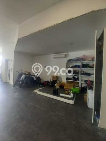 LOKASI STRATEGIS! Ruko Kawasan Kebayoran Lama, Luas 880m², Kawasan Berkembang LOKASI STRATEGIS! Ruko Kawasan Kebayoran Lama, Luas 880m², Kawasan Berkembang