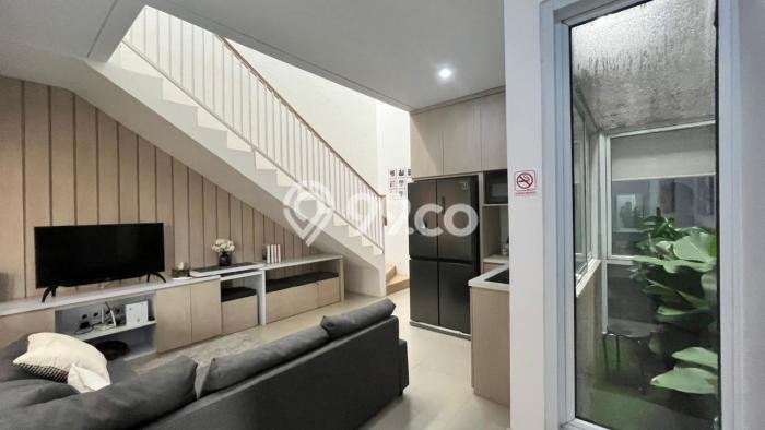Rumah Modern 3 KT di Lebak Bulus Jakarta Selatan Semi Furnished Rumah Modern 3 KT di Lebak Bulus Jakarta Selatan Semi Furnished