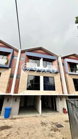 Dijual Rumah Modern 3 KT di Pondok Labu, Jakarta Selatan Dijual Rumah Modern 3 KT di Pondok Labu, Jakarta Selatan
