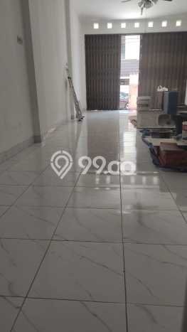 INVESTASI POTENSIAL! Ruko Kawasan , Luas 210m2m², Tingkat ROI Tinggi INVESTASI POTENSIAL! Ruko Kawasan , Luas 210m2m², Tingkat ROI Tinggi