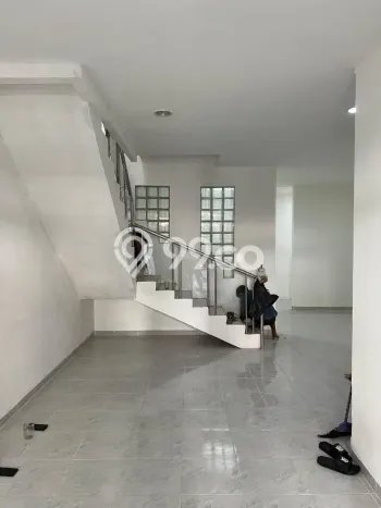 Rumah Strategis Modern Lb 124m2 di Cengkareng, Jakarta Barat Rumah Strategis Modern Lb 124m2 di Cengkareng, Jakarta Barat