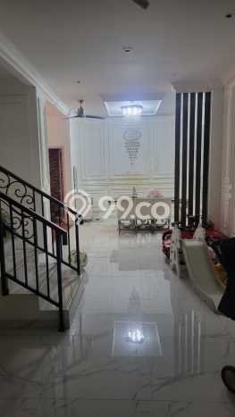 Rumah Mewah LB 200m2 Siap Pakai Desain Elegan di Joglo, Jakarta Barat Rumah Mewah LB 200m2 Siap Pakai Desain Elegan di Joglo, Jakarta Barat