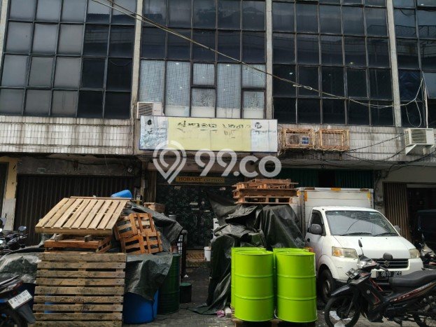 Ruko Dijual di Jakarta Barat LT 71m2 & LB 260m2 Lokasi Terbaik! Ruko Dijual di Jakarta Barat LT 71m2 & LB 260m2 Lokasi Terbaik!