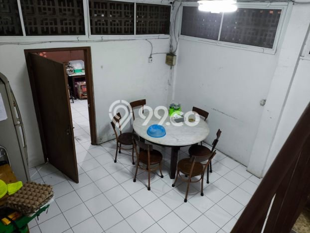Unit Ruko Dijual di Jakarta Barat LT 215m2 & LB 470m2 Unit Ruko Dijual di Jakarta Barat LT 215m2 & LB 470m2