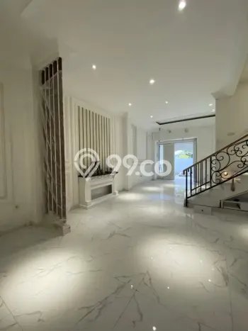 Rumah Mewah LB 200m2 Siap Pakai Desain Elegan di Joglo, Jakarta Barat Rumah Mewah LB 200m2 Siap Pakai Desain Elegan di Joglo, Jakarta Barat