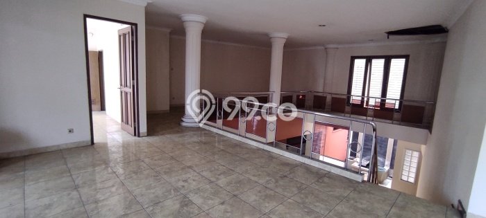 Hunian Elit LB 400m2 Siap Pakai Desain Elegan di Taman Surya, Jakarta Barat Hunian Elit LB 400m2 Siap Pakai Desain Elegan di Taman Surya, Jakarta Barat