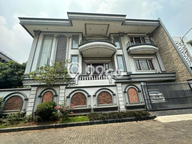 For Sale Rumah Mewah Exclusive di Tanjung Priok, Jakarta Utara For Sale Rumah Mewah Exclusive di Tanjung Priok, Jakarta Utara