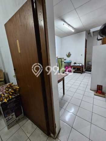 Ruko Dijual di Jakarta Barat LT 102m2 & LB 260m2 Lokasi Terbaik! Ruko Dijual di Jakarta Barat LT 102m2 & LB 260m2 Lokasi Terbaik!