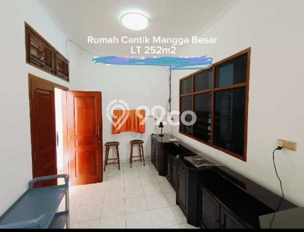 Rumah Mewah LB 252m2 Siap Pakai Desain Elegan di Karang Anyar, Jakarta Pusat Rumah Mewah LB 252m2 Siap Pakai Desain Elegan di Karang Anyar, Jakarta Pusat