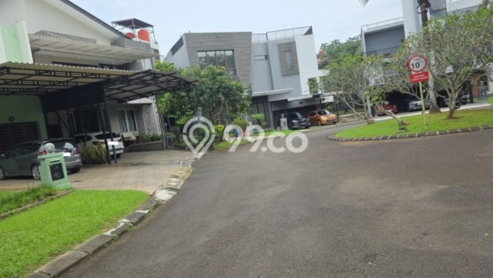 Rumah Mewah Siap Huni LT 371m2 di Cibodas, Tangerang Rumah Mewah Siap Huni LT 371m2 di Cibodas, Tangerang