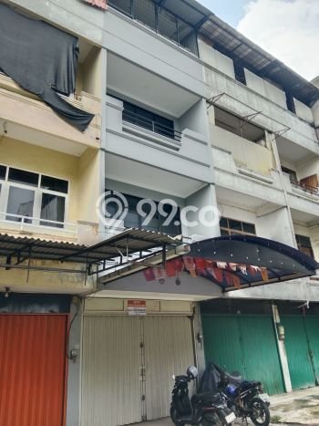 Ruko Dijual di Jakarta Barat LT 71m2 & LB 240m2 Lokasi Terbaik! Ruko Dijual di Jakarta Barat LT 71m2 & LB 240m2 Lokasi Terbaik!
