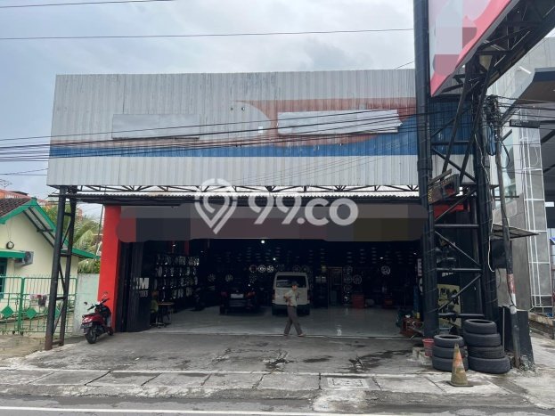 Unit Ruko Paling Strategis di Mlati Sleman dengan LB 300m2 Unit Ruko Paling Strategis di Mlati Sleman dengan LB 300m2