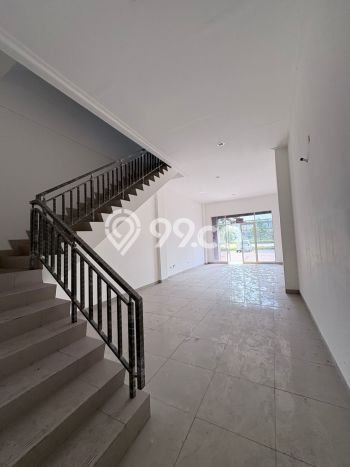 Ruko Dijual di Prime Area Jakarta Utara Luas 135m2 Ruko Dijual di Prime Area Jakarta Utara Luas 135m2