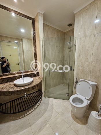 Hunian Apartemen Eksklusif untuk Dijual di Jakarta Pusat dengan 3 BR & 2 Kamar Mandi Hunian Apartemen Eksklusif untuk Dijual di Jakarta Pusat dengan 3 BR & 2 Kamar Mandi