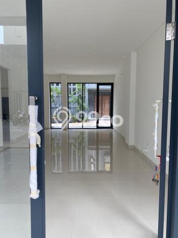 Ruko Area Komersial di BSD, Luas 236m2m², Posisi Prima Ruko Area Komersial di BSD, Luas 236m2m², Posisi Prima