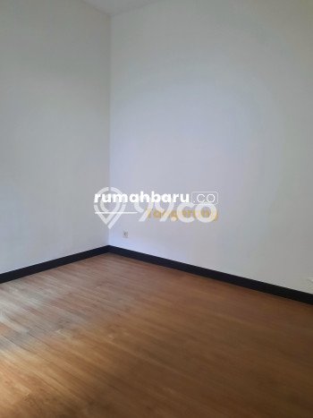 Disewakan Rumah Murah di BSD City Tangerang Punya 4 Kamar Tidur Disewakan Rumah Murah di BSD City Tangerang Punya 4 Kamar Tidur