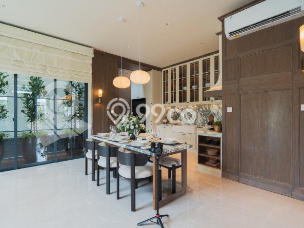 Dijual Rumah Luas Elegan Dengan View Cantik di Gading Serpong, Tangerang Dijual Rumah Luas Elegan Dengan View Cantik di Gading Serpong, Tangerang