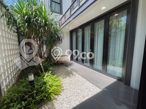 Dijual Rumah Luas Elegan Dengan View Cantik di Gading Serpong The Spring, Tangerang Dijual Rumah Luas Elegan Dengan View Cantik di Gading Serpong The Spring, Tangerang
