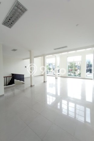 Disewakan Ruko di Kawasan Ramai Gading Serpong Luas 238m2 Disewakan Ruko di Kawasan Ramai Gading Serpong Luas 238m2