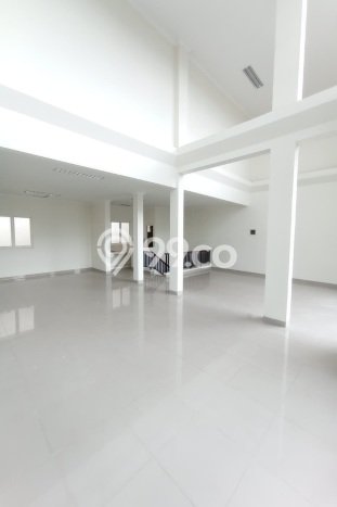 Disewakan Ruko di Kawasan Ramai Gading Serpong Luas 238m2 Disewakan Ruko di Kawasan Ramai Gading Serpong Luas 238m2