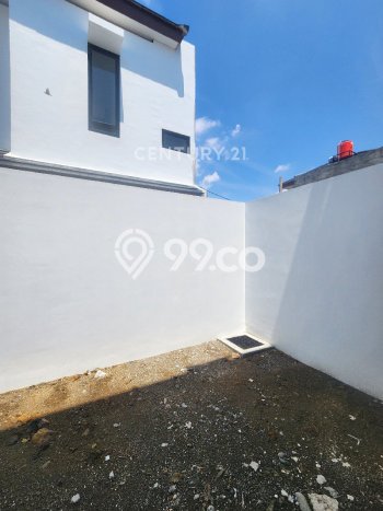 Lokasi terbaik! Rumah siap pakai dikontrakkan di Tegal Barat LB 48m2 Lokasi terbaik! Rumah siap pakai dikontrakkan di Tegal Barat LB 48m2