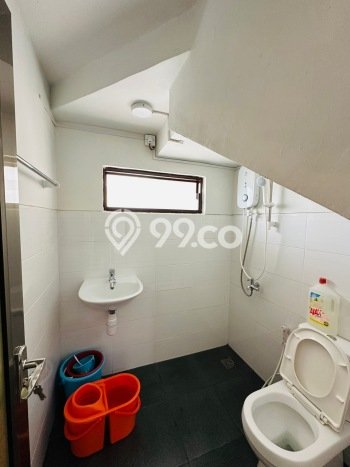 KESEMPATAN TERBAIK! Rumah Nyaman area , LT 190m2m² Bangunan 150m2m² KESEMPATAN TERBAIK! Rumah Nyaman area , LT 190m2m² Bangunan 150m2m²