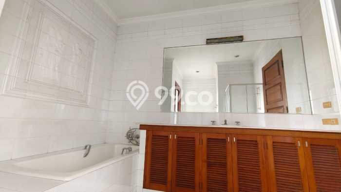 Rumah Luxury Modern Siap Huni di Kuningan Jakarta Selatan Rumah Luxury Modern Siap Huni di Kuningan Jakarta Selatan