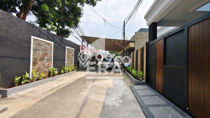Siap Huni Rumah Mewah 4 Kamar di Kebayoran Baru Dekat ke Mana Saja Siap Huni Rumah Mewah 4 Kamar di Kebayoran Baru Dekat ke Mana Saja