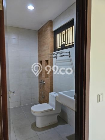 Disewakan! Rumah 3 Kamar Tidur &
2 Kamar Mandi di BSD City, Tangerang Disewakan! Rumah 3 Kamar Tidur &
2 Kamar Mandi di BSD City, Tangerang