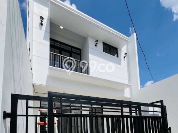 Rumah Luas Asri 3 KT Siap Pakai di BSD Kencana Loka Tangerang Rumah Luas Asri 3 KT Siap Pakai di BSD Kencana Loka Tangerang