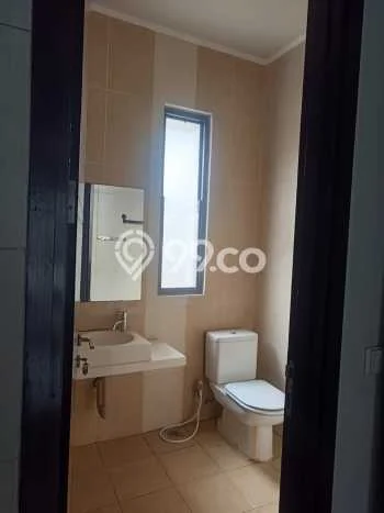 Rumah Disewakan Tangerang LT 180m2 LB 185m2 Kawasan BSD City Rumah Disewakan Tangerang LT 180m2 LB 185m2 Kawasan BSD City