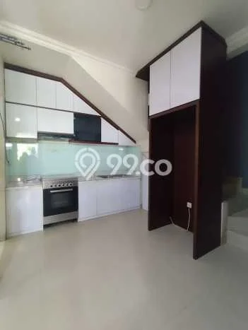 Disewakan! Rumah 3 Kamar Tidur &
2 Kamar Mandi di BSD Alegria, Tangerang Disewakan! Rumah 3 Kamar Tidur &
2 Kamar Mandi di BSD Alegria, Tangerang