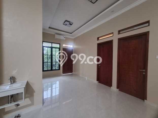 Disewakan! Rumah 5 Kamar Tidur &
4 Kamar Mandi di BSD The Green, Tangerang Disewakan! Rumah 5 Kamar Tidur &
4 Kamar Mandi di BSD The Green, Tangerang