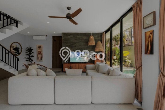 LOKASI TERBAIK! Vila Kawasan , Ukuran 220m2m², Area Strategis dengan akses bagus LOKASI TERBAIK! Vila Kawasan , Ukuran 220m2m², Area Strategis dengan akses bagus