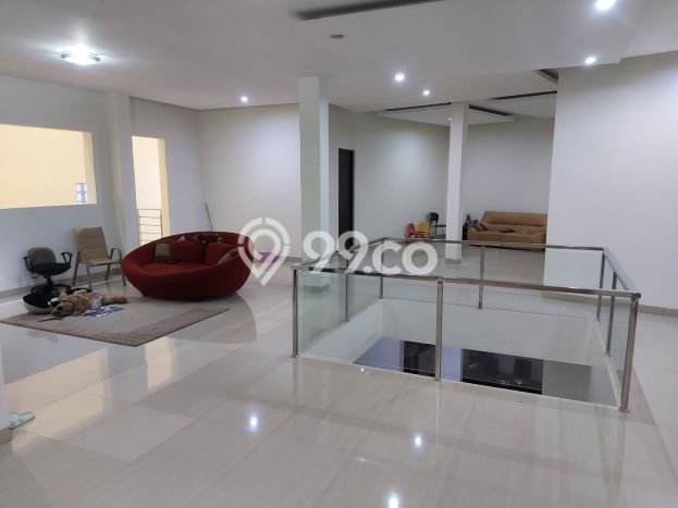 For Sale! Premium House LT 225m2 Desain Elegan di Mekar Wangi For Sale! Premium House LT 225m2 Desain Elegan di Mekar Wangi