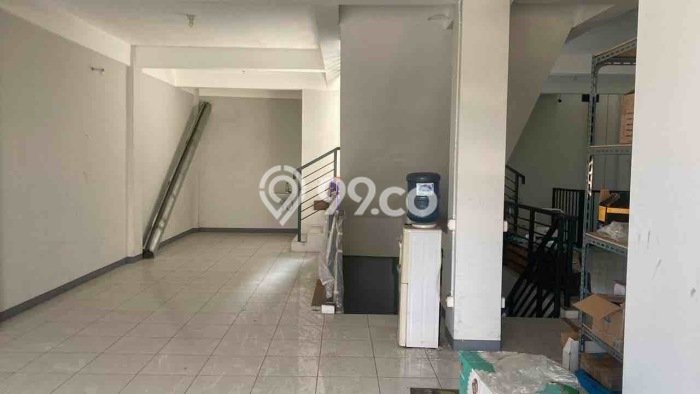 Untuk Dijual! Ruko di Menganti Surabaya LT 82m2 / LB 172m2 Kawasan Strategis Untuk Dijual! Ruko di Menganti Surabaya LT 82m2 / LB 172m2 Kawasan Strategis