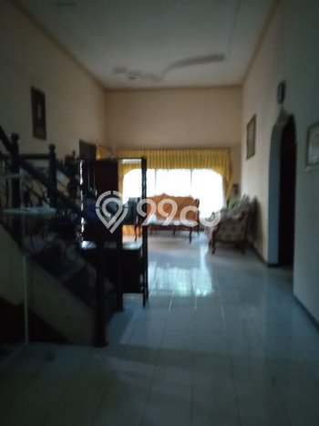 Hunian Mewah LB 250m2 Siap Pakai Desain Elegan di Dukuh Kupang, Surabaya Hunian Mewah LB 250m2 Siap Pakai Desain Elegan di Dukuh Kupang, Surabaya