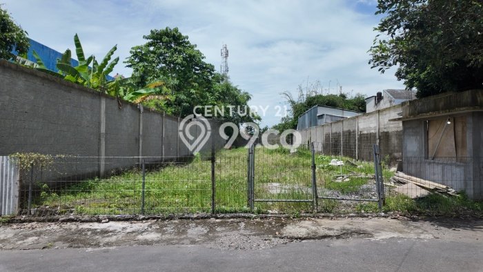 Lahan Strategis di Ngaglik Dijual dengan Luas 861m2 Lahan Strategis di Ngaglik Dijual dengan Luas 861m2