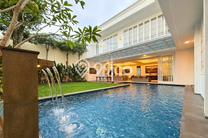 For Sale! Luxury House LT 517m2 Desain Modern di Kemang For Sale! Luxury House LT 517m2 Desain Modern di Kemang