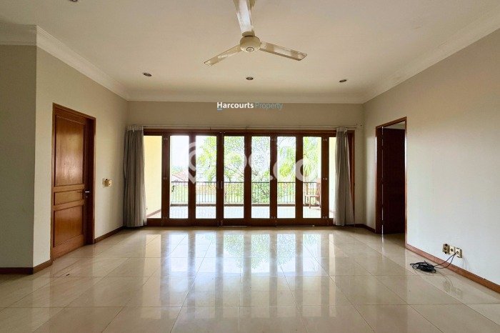 Disewakan Rumah Murah di Kemang Jakarta Selatan dengan 6 KT Disewakan Rumah Murah di Kemang Jakarta Selatan dengan 6 KT